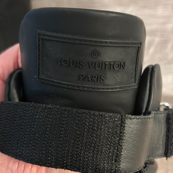 Men’s Louis Vuitton hightops Black Leather sz 11 sneaker - Picture 7 of 10